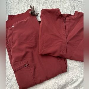 Figs Women’s Dark Cherry Rafaela Oversized top with Large Petite Zamora Joggers